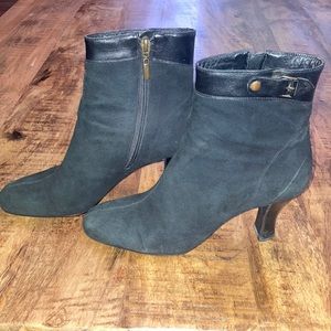 Vintage Cole Haan Black Suede Heeled Booties